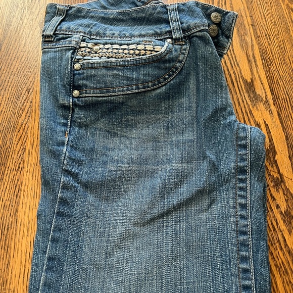 Candies vintage blue jeans with beautiful embroidered pockets and details - Picture 11 of 11